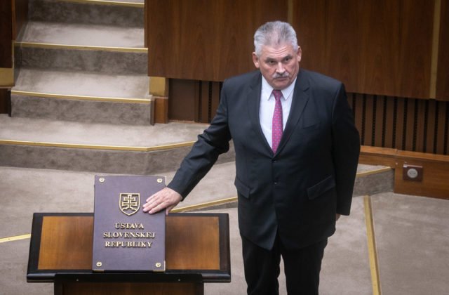 Richter ubezpečuje, že Fico je vo fyzickej aj psychickej forme. Jeho účasť v Moskve považuje za logickú