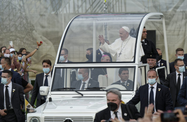 Jedno z posledných želaní pápeža Františka, jeho papamobil poslúži v pásme Gazy ako sanitka