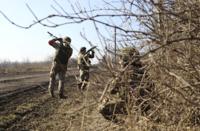 Ruské útoky na Ukrajine neutíchajú, bojuje sa najmä na fronte pri meste Pokrovsk v Donbase