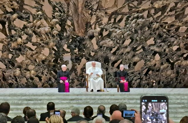 Pápež Lev XIV. vyzval k prepusteniu väznených novinárov, apeloval tiež na slobodu prejavu a tlače – VIDEO
