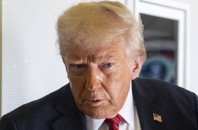 Ak pôjde do Turecka na rokovania s Ukrajinou Putin, je ochotný tam ísť aj Trump