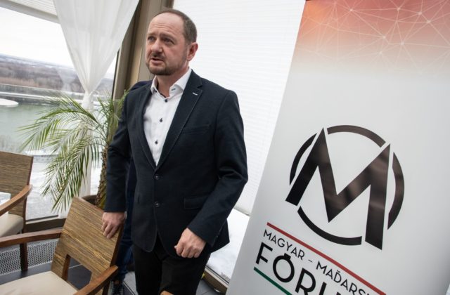 Maďarské fórum vyzýva Fica, aby nestaval sochu maršalovi Konevovi