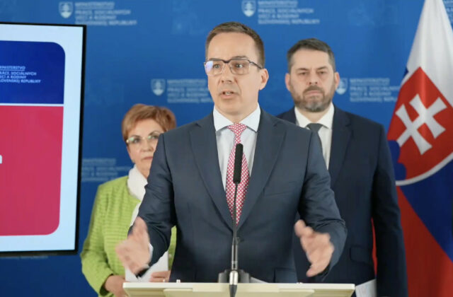 Slovensko má najmenej nezamestnaných od roku 1993. Čísla klesli podľa Tomáša na historické minimum – VIDEO