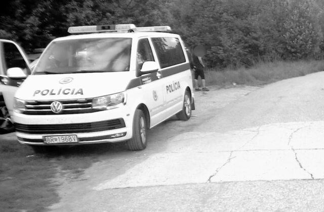 Tragédia na strednom Slovensku. Dodávka zrazila len ročné dieťa, zraneniam podľahlo – FOTO