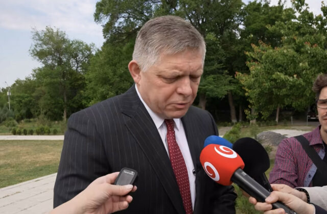 Slová Merza sú neprijateľné. Slovensko nie je podľa Fica malý žiačik, ktorého treba poučovať – VIDEO