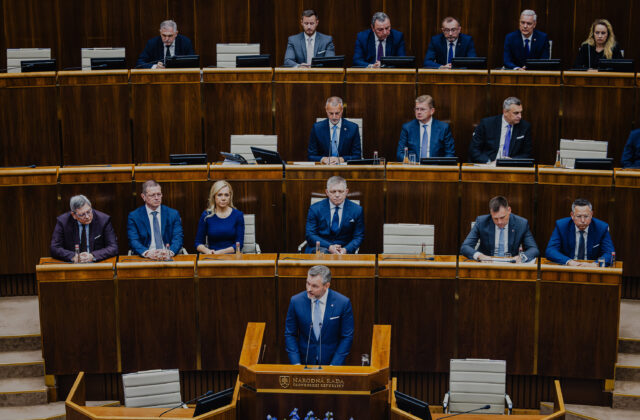 Opozícia po prejave prezidenta Pellegriniho: Kritizoval ako náš človek, no mlčal o korupcii, útokoch na demokraciu aj médiá – VIDEO