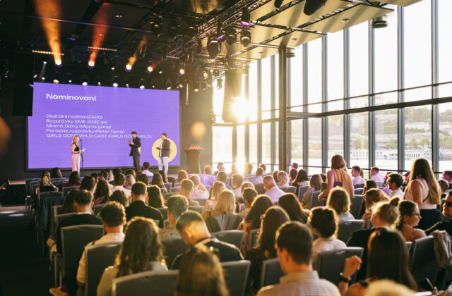 Orange Podcast roka 2025: Najobľúbenejším podcastom roka je Ťažký týždeň, zvíťazila Adela aj Závodský