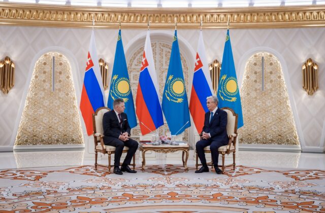 Fico sa stretol s kazašským prezidentom, diskutovali o možnostiach spolupráce v oblasti obrany i jadrovej energetiky – VIDEO