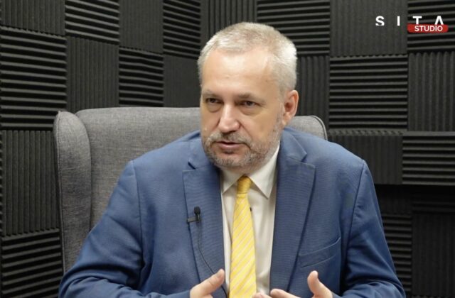 Zmena ústavy je súčasťou Ficovej účelovej hry, podľa Dostála chce skomplikovať situáciu pre KDH – VIDEO