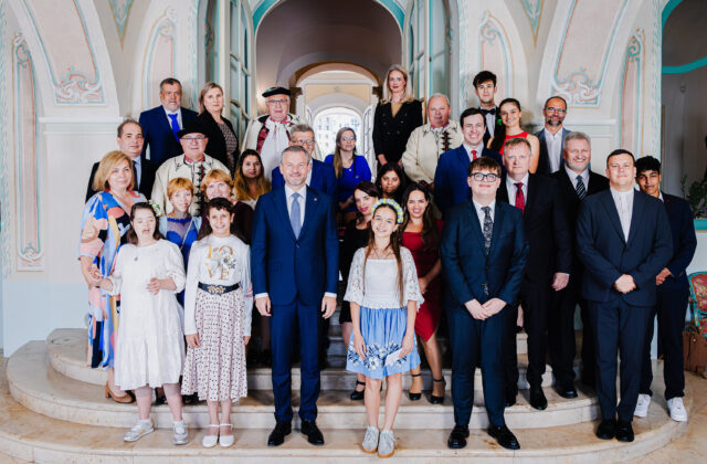 Pellegrini pozval na slávnostný obed zástupcov z rôznych oblastí, spoločne vyslali jeden veľký signál – VIDEO