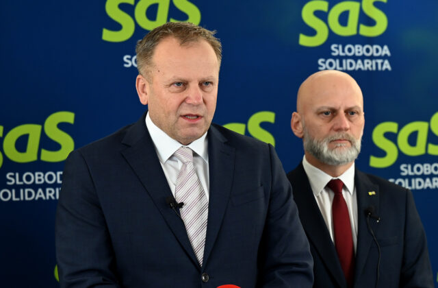 Vláda zmrazila 200 miliónov eur, podľa SaS to ohrozuje desiatky pripravovaných projektov – VIDEO