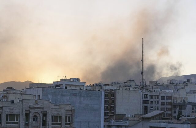 Izraelské útoky na Irán si od svojho začiatku vyžiadali viac ako štyristo obetí