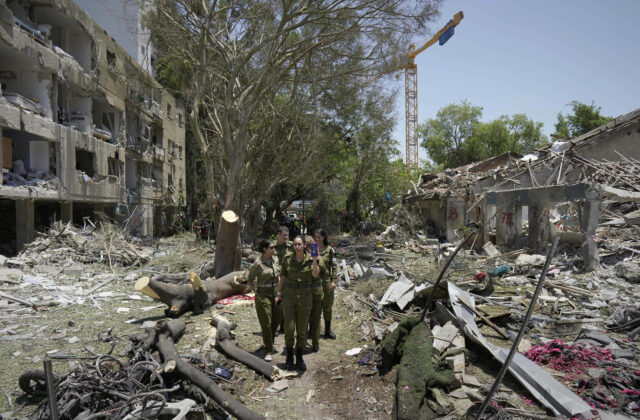 Washington sa podľa Iránu nezastaví pred žiadnym zločinom, aby slúžil genocídnemu okupačnému režimu