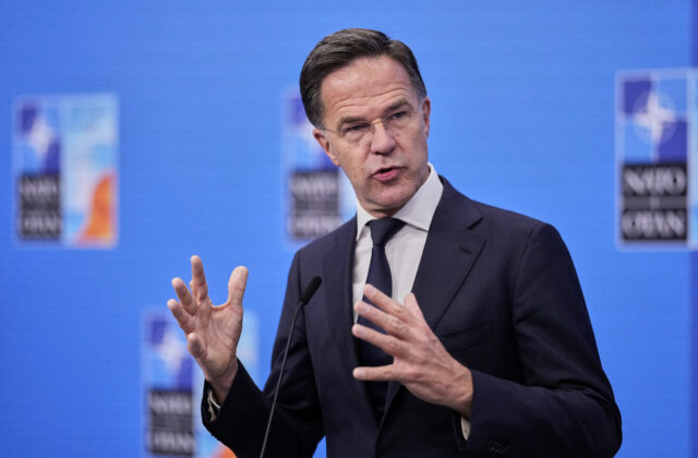 USA sú podľa Rutteho úplne zaviazané voči kolektívnej obrane v rámci NATO