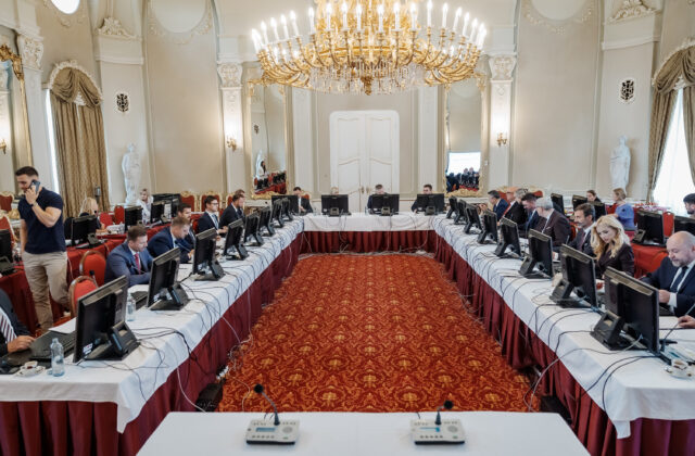 Konsolidácia sa dotkne aj Úradu vlády SR, opúšťa komerčné priestory a vracia sa do štátnych budov