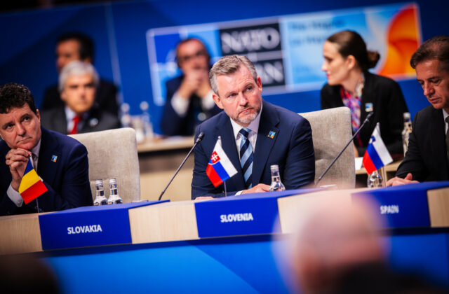 Všetky členské štáty NATO schválili navyšovanie výdavkov na obranu. Na Slovensko sa podľa Pellegriniho nikto krivo nepozeral – VIDEO, FOTO