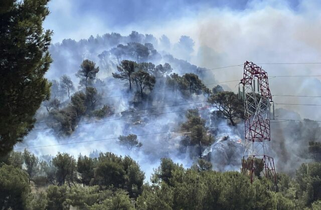 Pre lesný požiar uzavreli letisko Marseille