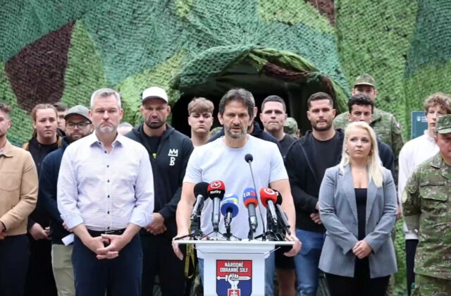 Pellegrini nastúpil na výcvik do Národných obranných síl, čaká ho budíček o 5:30 a žiadne úľavy – VIDEO