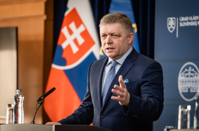 Slovensko nebude súčasťou vojenskej pôžičky pre Ukrajinu. Fico skonštatoval, že svoju úlohu splnil – VIDEO