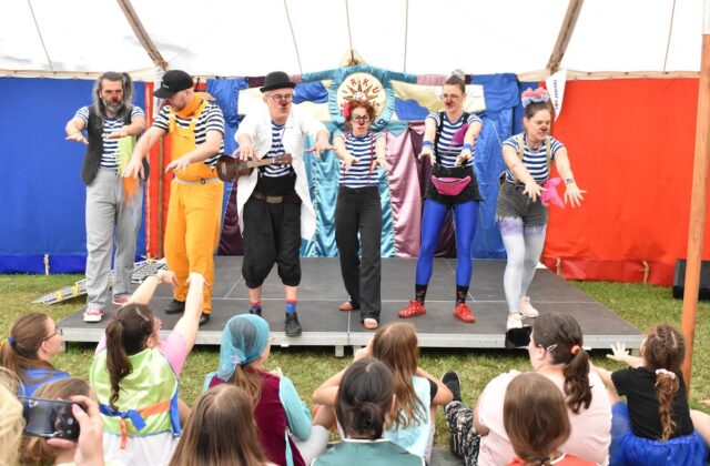 V kremnickej psychiatrickej nemocnici pripravujú zdravotní klauni spolu s deťmi veľkolepé predstavenie v cirkusovom šapitó