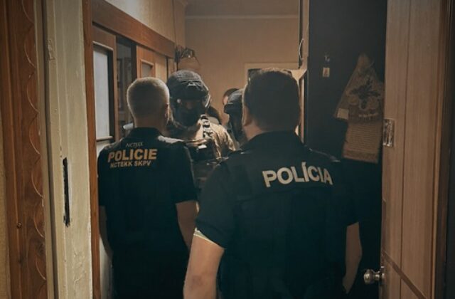 V Dnipre zadržali Ukrajinca, zásah polície súvisí s minuloročnými bombovými hrozbami na školách