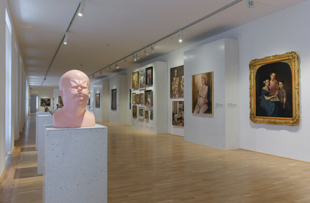 Výstavne konzervatívna, obsahovo surrealistická. Nová stála expozícia Východoslovenskej galérie provokuje i dojíma