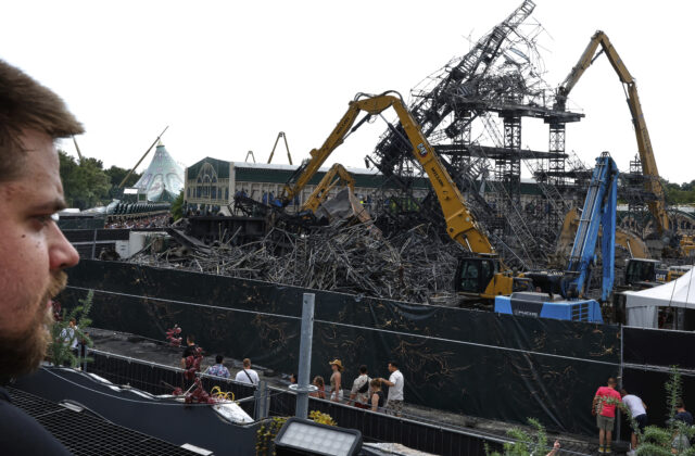 Tomorrowland otvoril brány napriek požiaru. Nové pódium postavili za 48 hodín, festival pokračuje podľa plánu