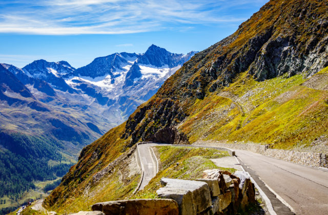 Extrémne horúčavy urýchľujú topenie snehu a ľadovcov v Alpách, horské chaty čelia nedostatku vody