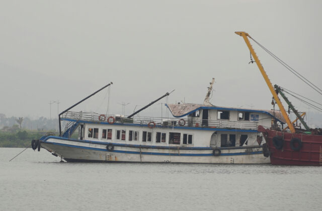 Po prevrátení turistickej lode zahynulo najmenej 38 ľudí, medzi pasažiermi bolo viac ako 20 detí