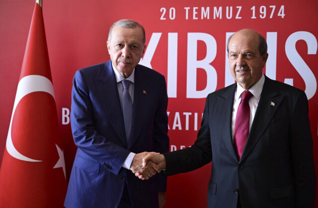 Erdogan trvá na dvojštátnom riešení Cypru, vyzýva na uznanie rozdelenia ostrova