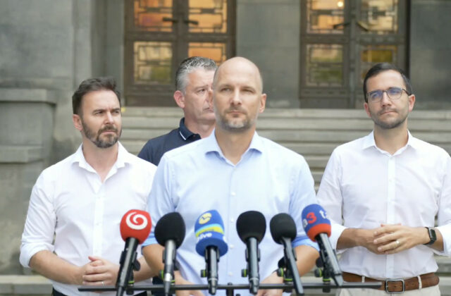 Deň ministerstva vnútra má stáť viac než 600-tisíc eur, Mikulec upozorňuje na zbytočné výdavky – VIDEO