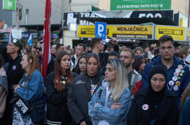 Pre korupciu pri rekonštrukcii stanice v srbskom meste Nový Sad zatkli 11 ľudí