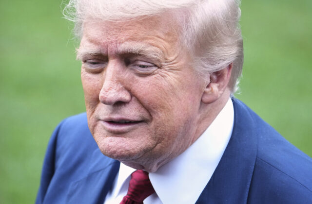 Jadrové ponorky sú bližšie k Rusku, Medvedev má „drzé ústa“, vyhlásil Trump