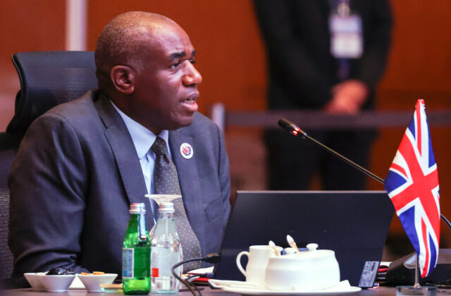 Putin podľa Británie nie ochotný rokovať o mieri, stále má imperialistické ambície