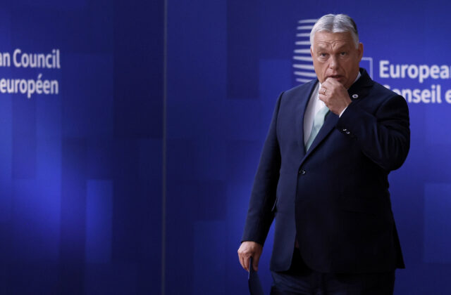 Orbán od „drahého priateľa“ Trumpa čakal „zlatý vek“, dostal úder