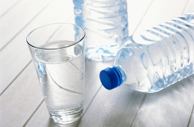 Ujo prezident pomôžte nám, prosia deti o vodu