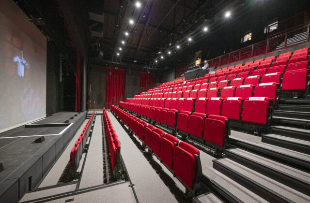 Bratislavský samosprávny kraj vyhlásil výberové konanie na pozíciu riaditeľa Divadla Aréna