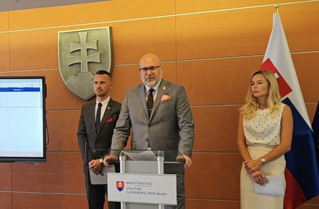 Dlhoročný dlh mimovládok voči transparentnosti sa splatí. Verejná časť registra sa rozšírila, tvrdí Kaliňák – VIDEO