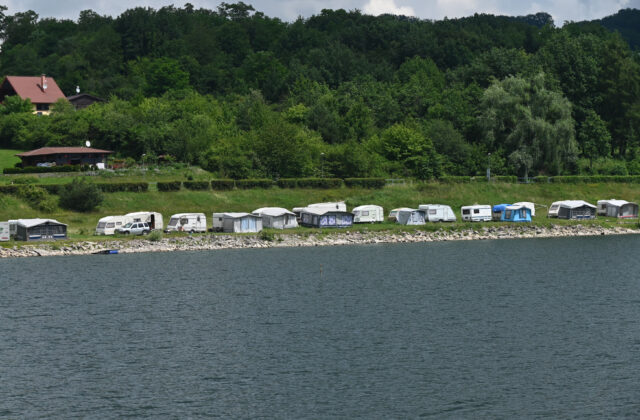 Hasiči zasahovali pri vodnej nádrži Domaša, z vody vytiahli auto