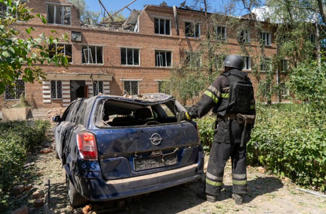Moskva na Ukrajine zabíja aj v deň samitu na Aljaške, vyhlásil Zelenskyj