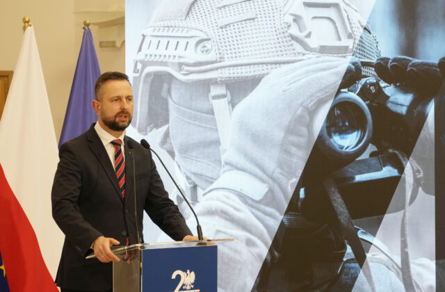 Poľský minister obrany vyhlásil, že na východe krajiny explodoval ruský dron