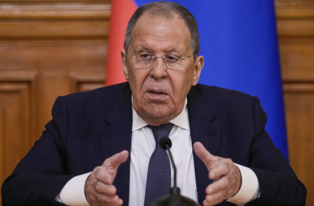 Lavrov: Západ sa snaží zablokovať rozhovory o mieri na Ukrajine