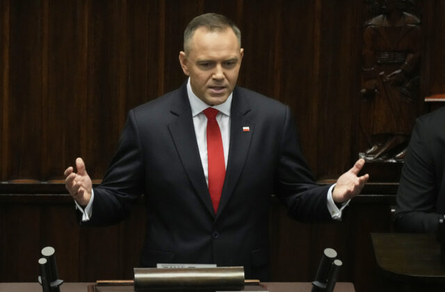 Poľský prezident zablokoval legislatívu o vyplácaní dávok pre deti všetkých ukrajinských utečencov