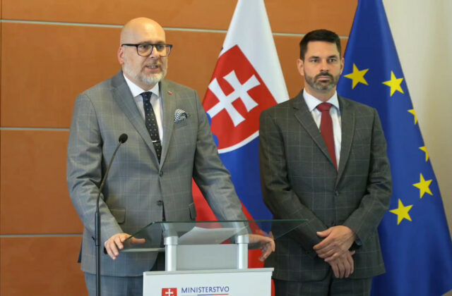 Doplňujúce komunálne voľby budú v septembri v 33 obciach, v Petržalke otestujú používanie elektronických dokladov – VIDEO