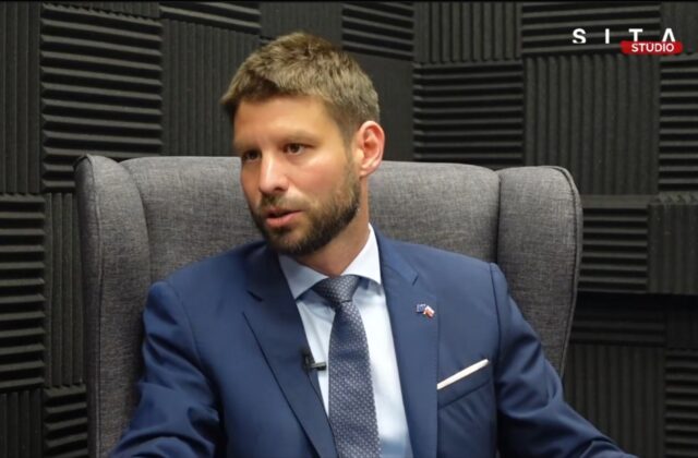 Šimečka nemá žiadny osobný problém s kolegami z hnutia Slovensko, ale vláda s Matovičom nie je stabilná – VIDEO