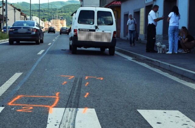 Mladá vodička zrazila na priechode v Žiari nad Hronom 9-ročného chlapca, skončil s ťažkými zraneniami