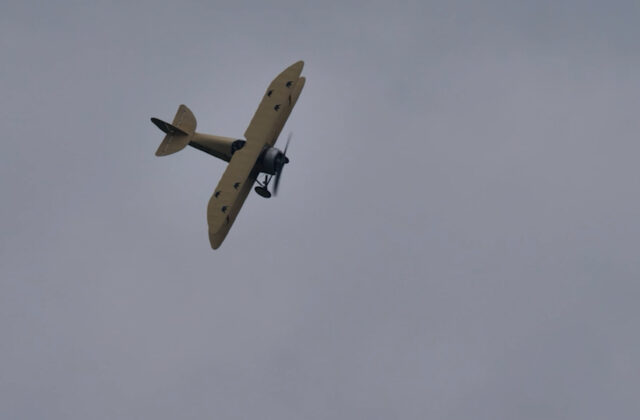 V Prahe sa zrútilo malé lietadlo, dvaja ľudia zomreli