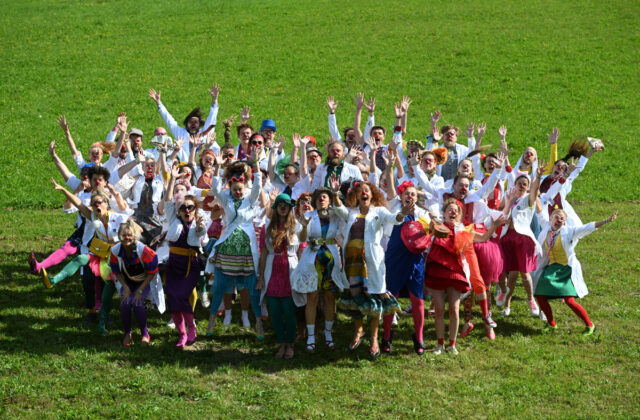 Červený nos hľadá zdravotných klaunov a klaunky