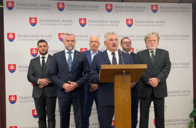 Poslanci prerokujú v parlamente viac ako 150 bodov, SMER-SD podľa Richtera podporí vládne návrhy – VIDEO