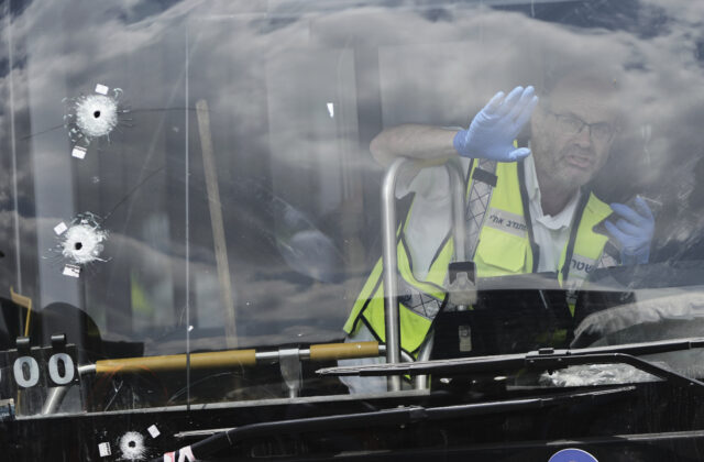 K zodpovednosti za útok v Jeruzaleme sa prihlásilo ozbrojené krídlo Hamasu